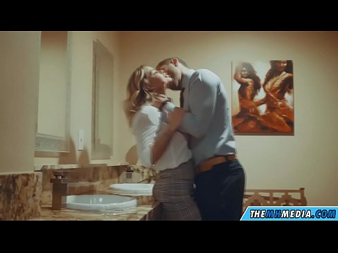 ❤️ Meta blonda busty seduces f'kamra tal-banju pubbliku ❤❌ Porno fb f'mt.fashiontee.top ❌❤